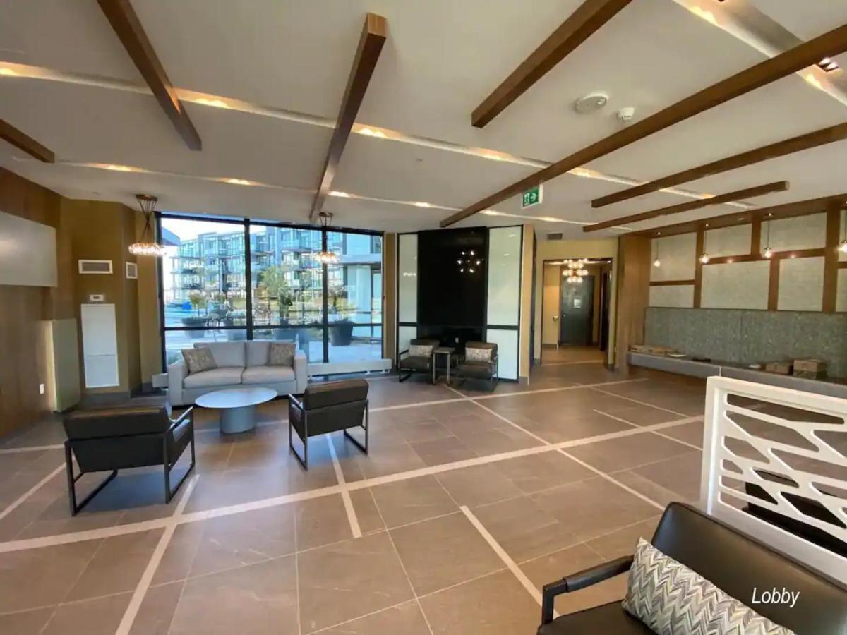 Pet Friendly Condos At Friday Harbour Innisfil Экстерьер фото