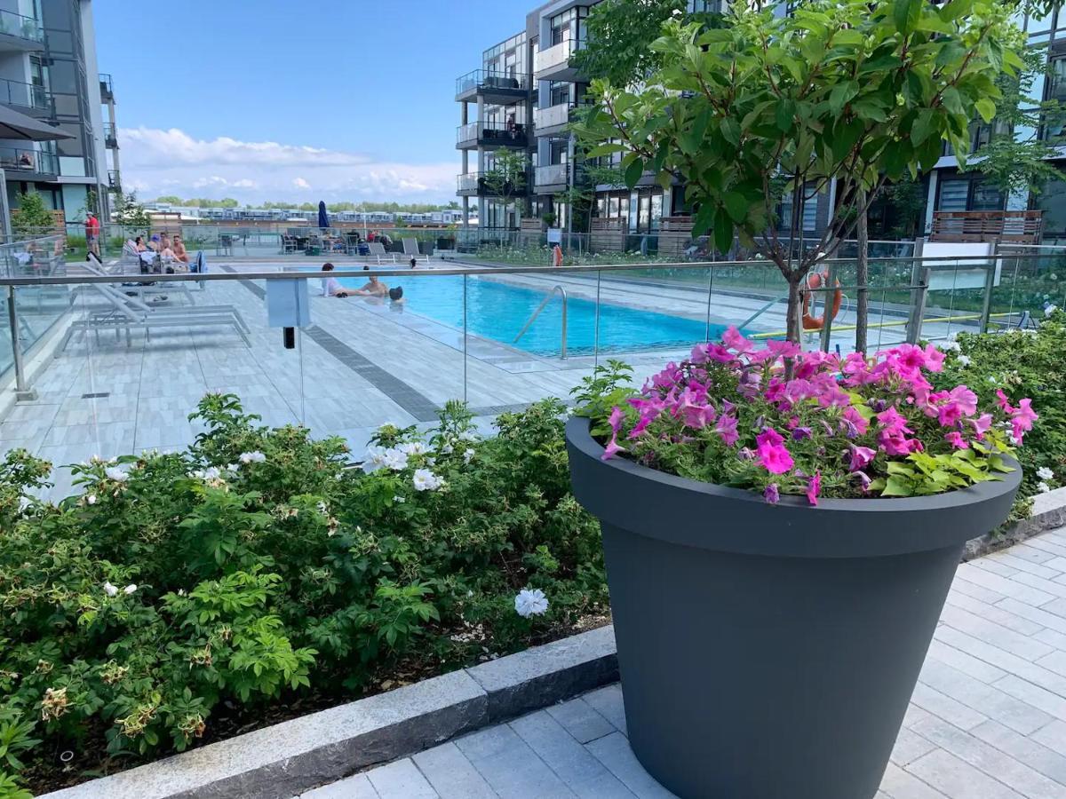 Pet Friendly Condos At Friday Harbour Innisfil Экстерьер фото