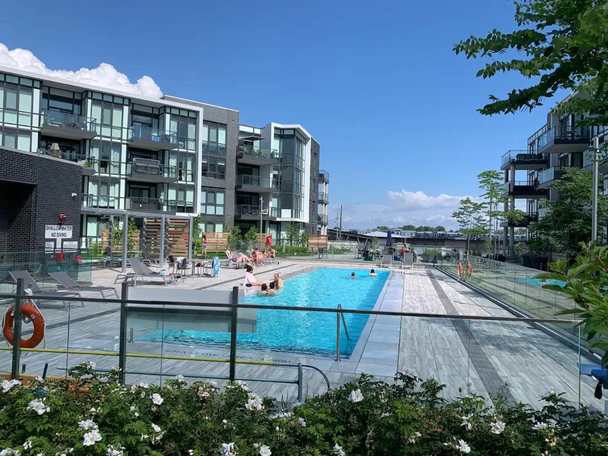 Pet Friendly Condos At Friday Harbour Innisfil Экстерьер фото