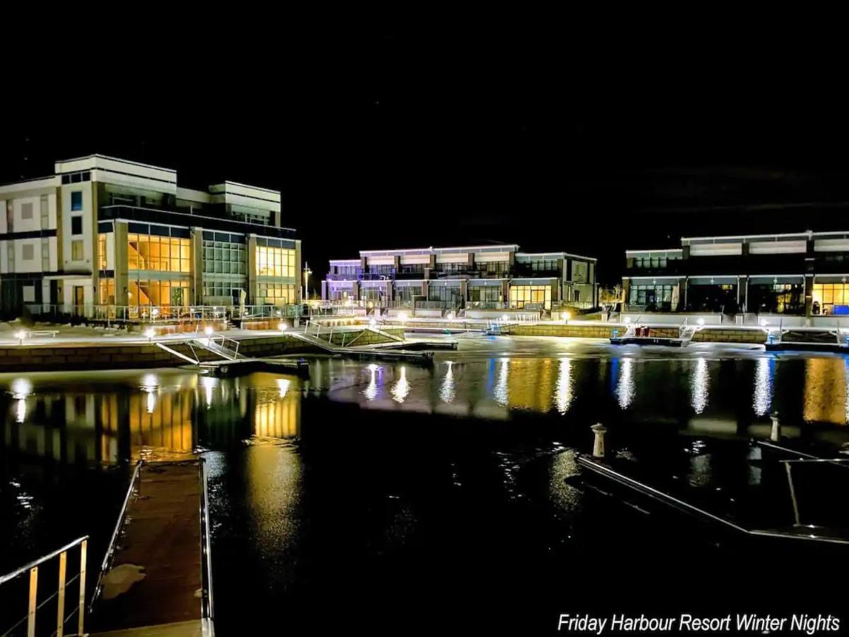 Pet Friendly Condos At Friday Harbour Innisfil Экстерьер фото