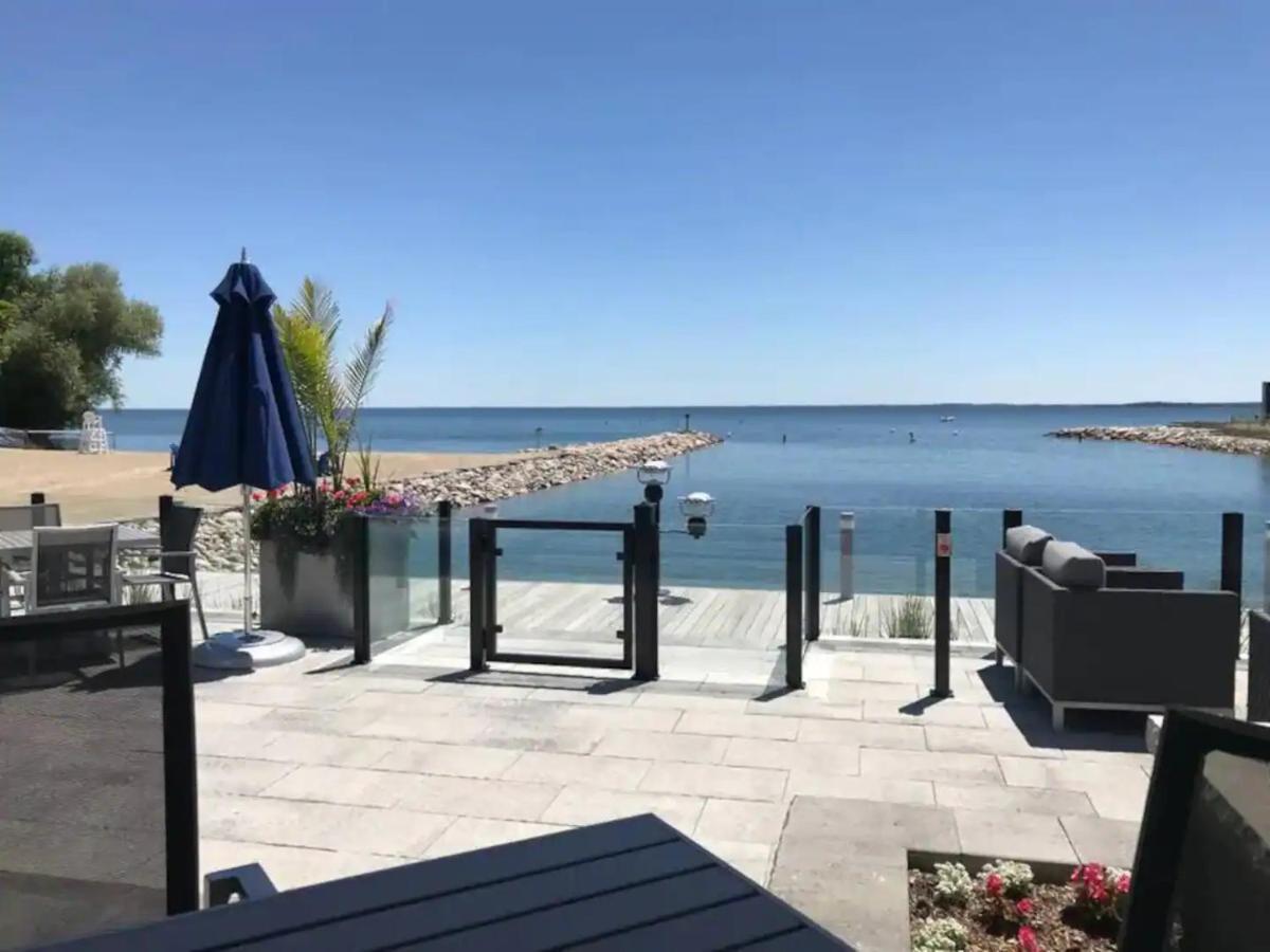 Pet Friendly Condos At Friday Harbour Innisfil Экстерьер фото