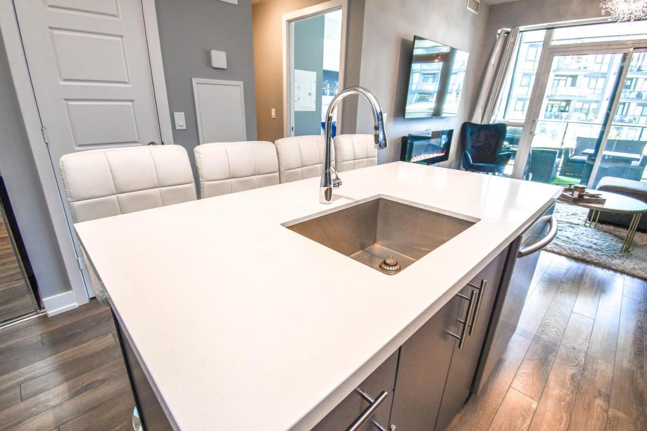 Pet Friendly Condos At Friday Harbour Innisfil Экстерьер фото