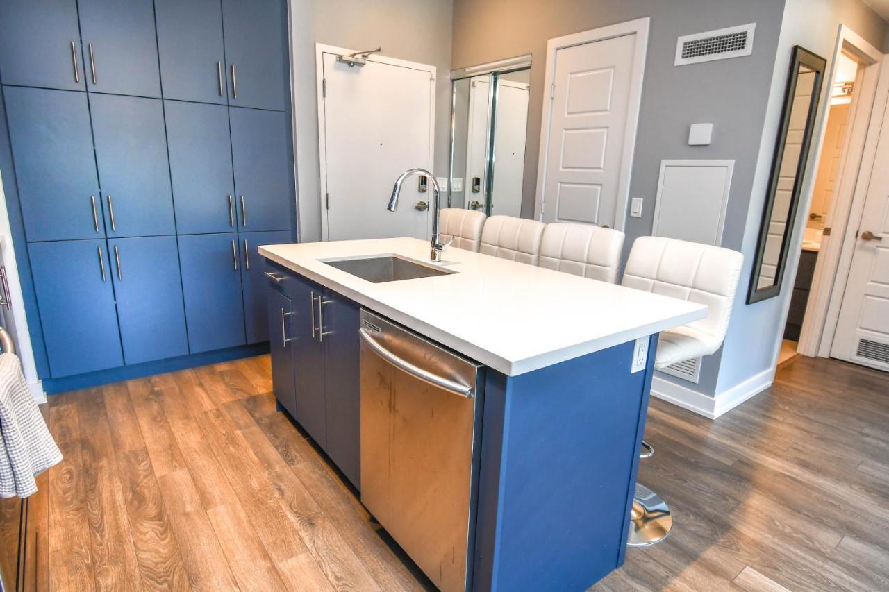 Pet Friendly Condos At Friday Harbour Innisfil Экстерьер фото